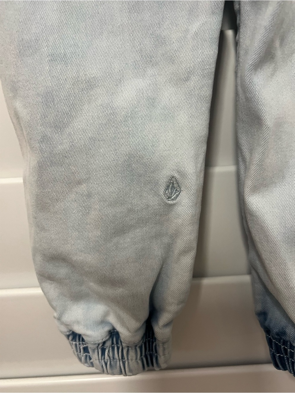 Volcom Light Wash Baby Denim Joggers 18 Months - Picture 4 of 4